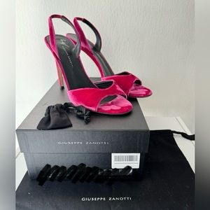 Giuseppe Zanotti Lilibeth Magenta Velvet Slingback 105 Sandals - Size 39